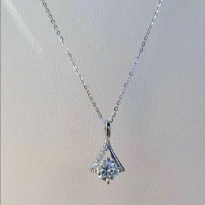 1 carat moissanite necklace